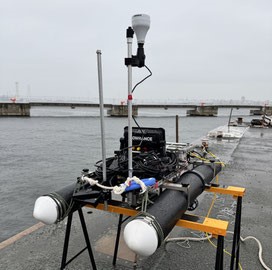 災害対応訓練における水上スライダー「Hy-CaT」の活用及び小型魚群探知機を搭載した有線式無人艇（Hy-CaT）による測深、海底調査